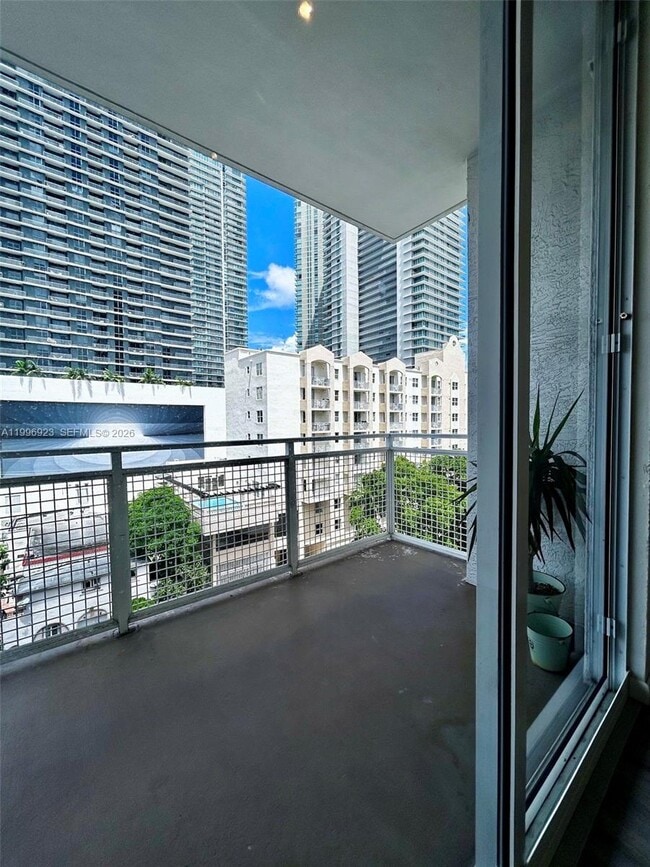 Building Photo - 444 NE 30th St