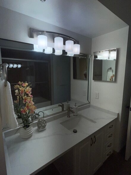 Building Photo - 3594 S Ocean Blvd