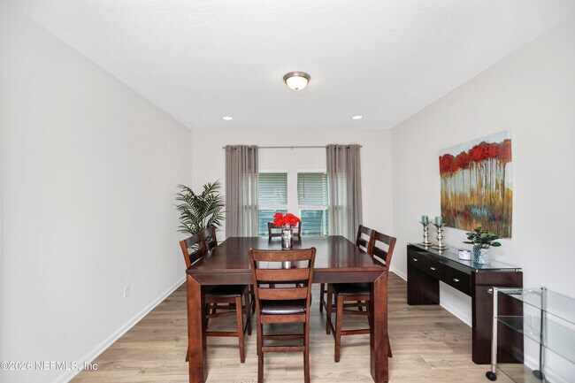 Building Photo - 179 Horsetail Ct
