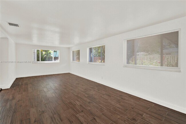 Building Photo - 11713 SW 81st Rd