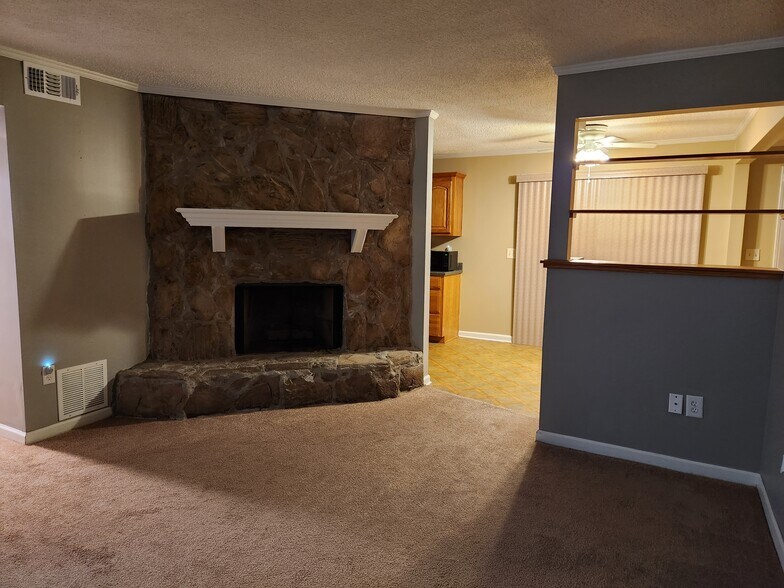Building Photo - 109 Gray Dr
