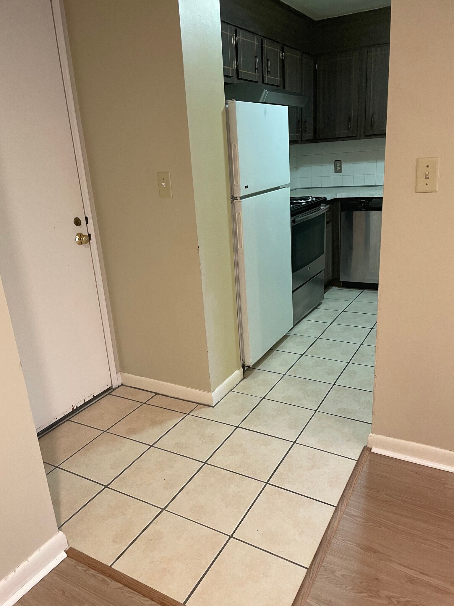 Building Photo - 100 Grand View Ave