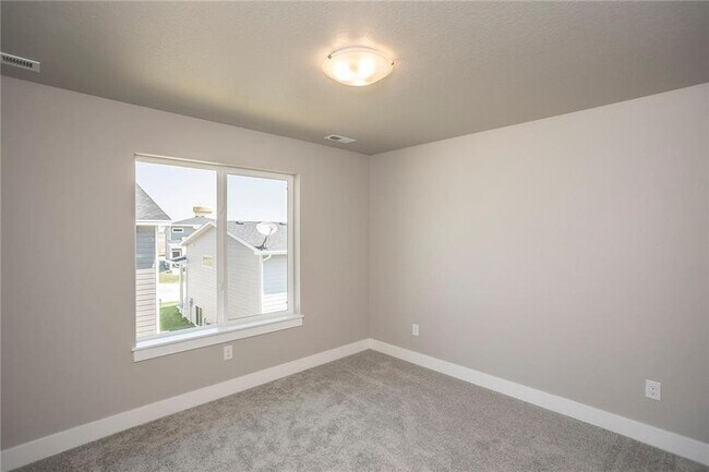 bedroom 2 - 17107 Blue Sage Ln