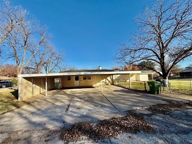 Building Photo - 2000 SE 10th St