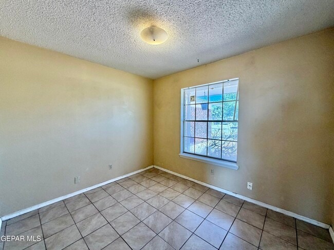 Building Photo - 317 Bright Water Ln