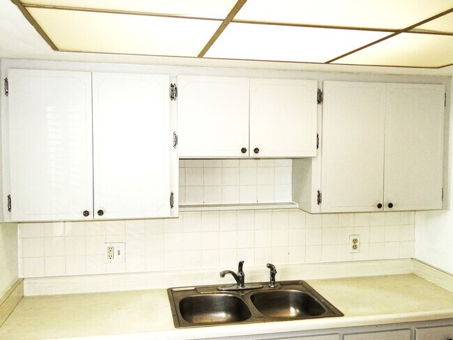 Building Photo - 2 bed / 2bath condo in the heart of Clearwater