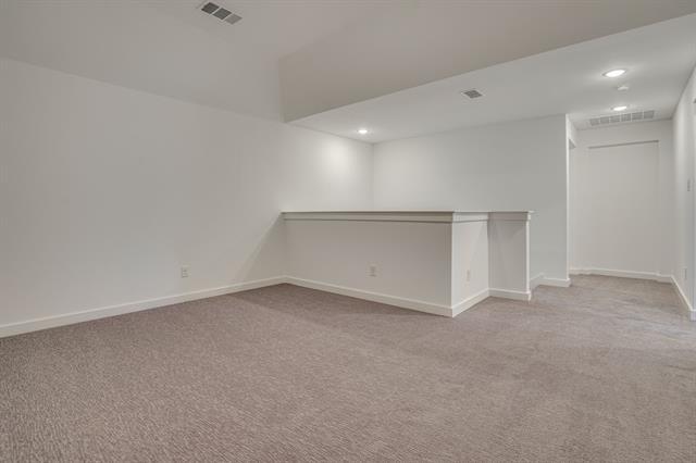 Building Photo - 1186 Lake City Ave