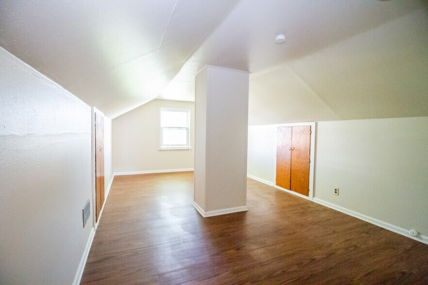 Building Photo - 3471 Jeannette Ave