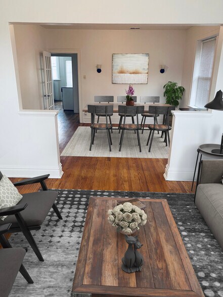 Living Room/Dining Room - 5015 Tholozan Ave
