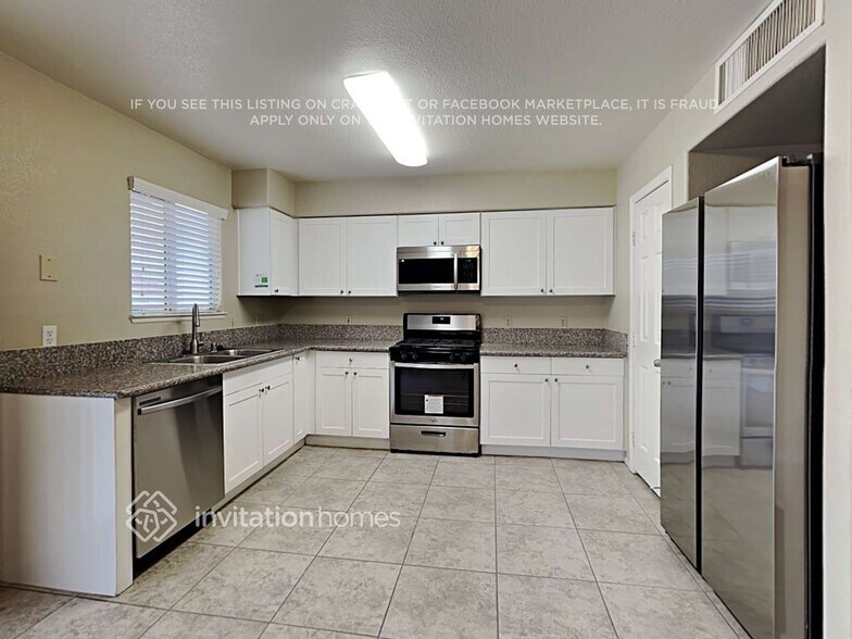 Building Photo - 7520 Hickory Hills Dr