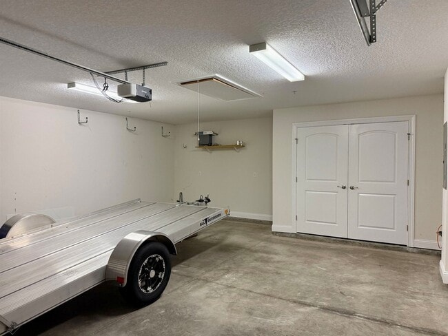Building Photo - 71 Utina Wy