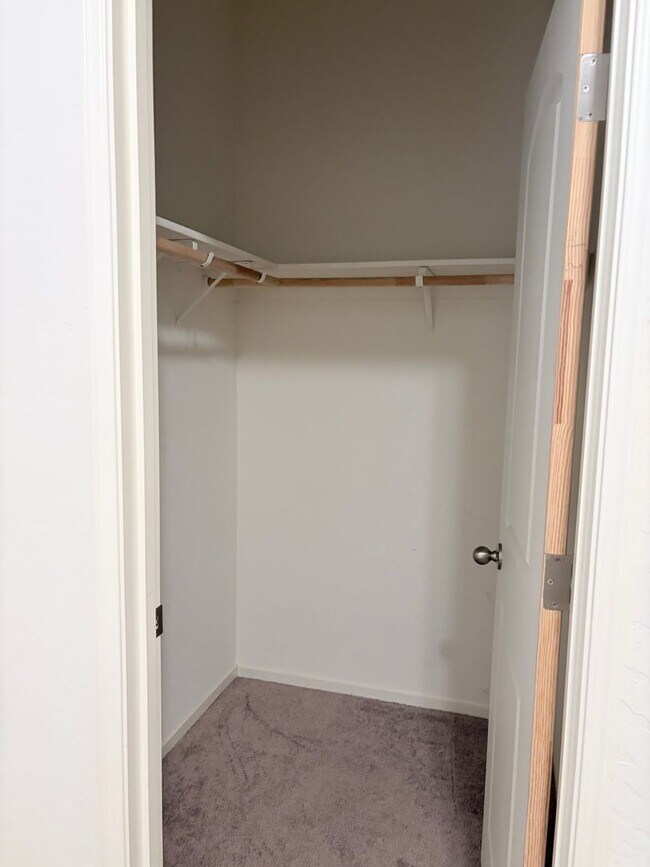 Building Photo - 1588 Hartley Dr