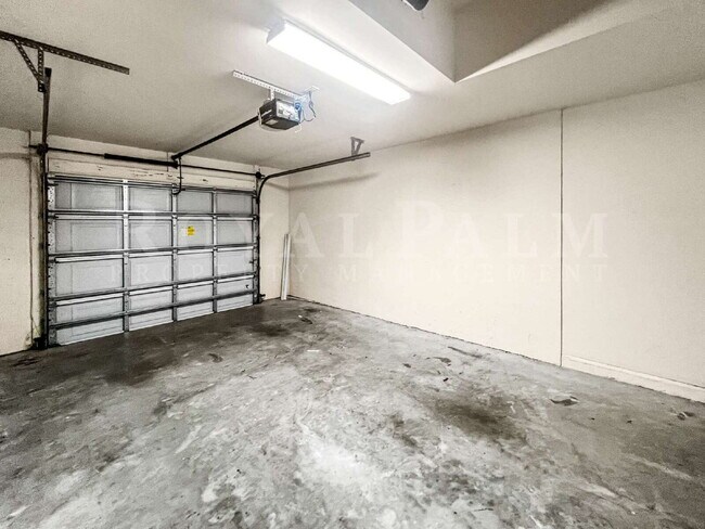 Building Photo - 3BR/2BA Cape Coral Rental - Washer... Dryer... Screened Lanai... This One Came Prepared