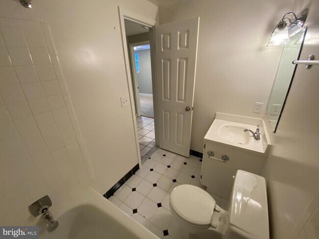 Building Photo - 9400 Candleberry Ct