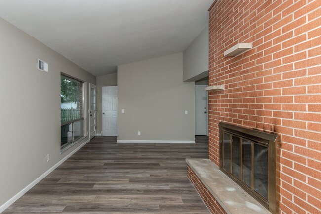 Building Photo - 1014 Romine Dr