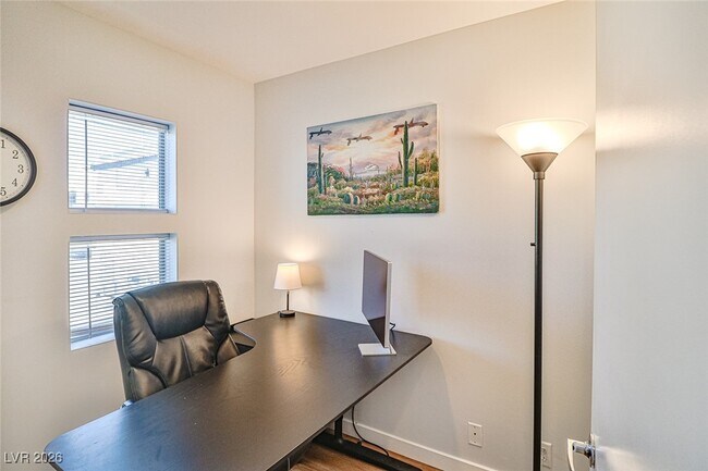 Building Photo - 251 Tower St