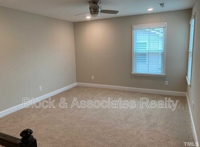 Building Photo - 1531 Glenwater Dr