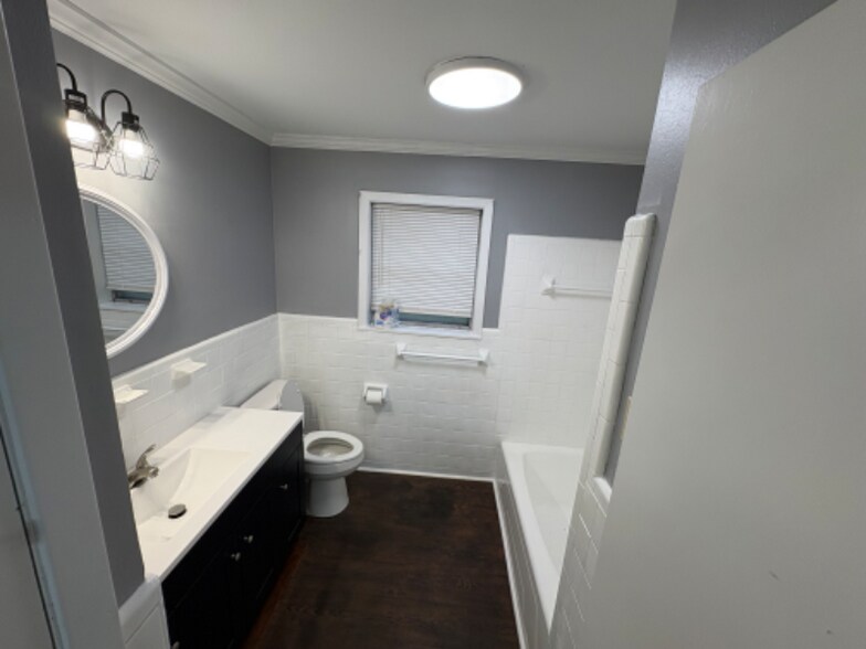 Building Photo - 122 Thomas Dr