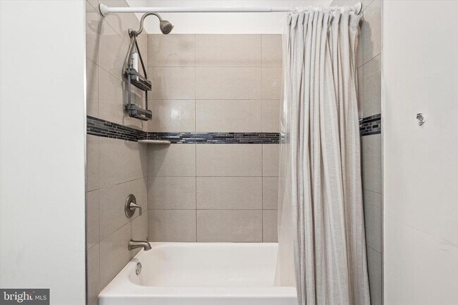 Building Photo - 1946 Titan St