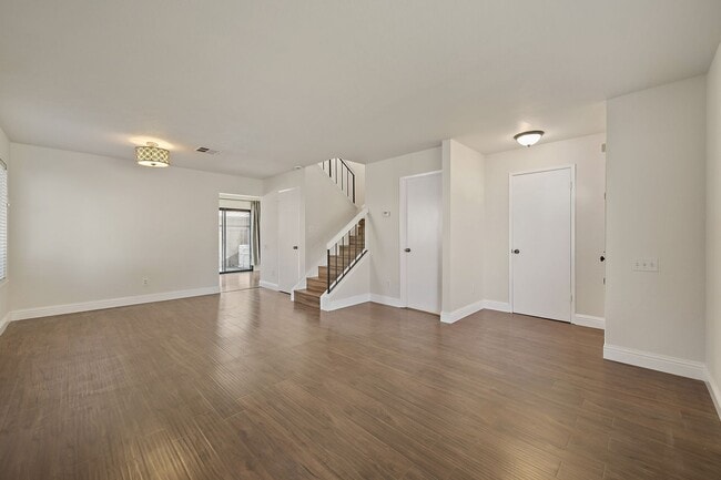 Building Photo - Remodeled 3-Bedroomn 2.5-Bathroom Townhome