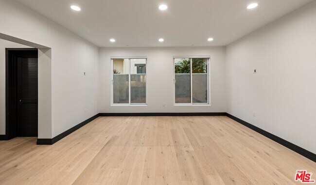 Building Photo - 118 Orlando Ave