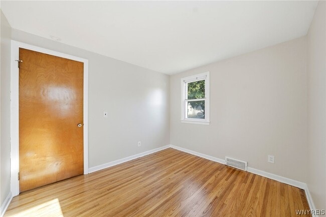 Building Photo - 66 Cleveland Dr