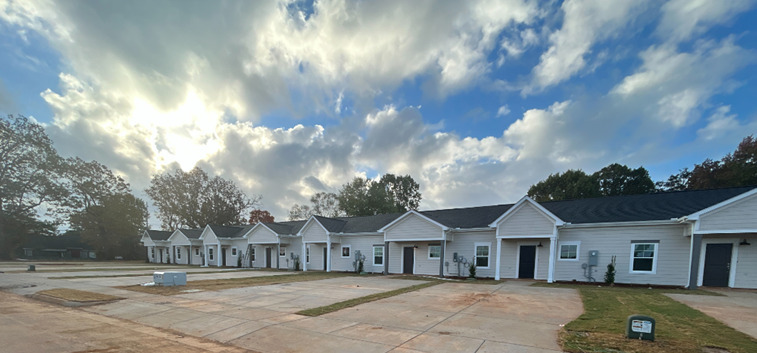 Primary Photo - Welcome to Indian Creek Townhomes – Your P...