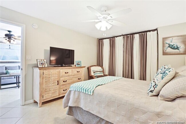 Building Photo - 10600 S Ocean Dr