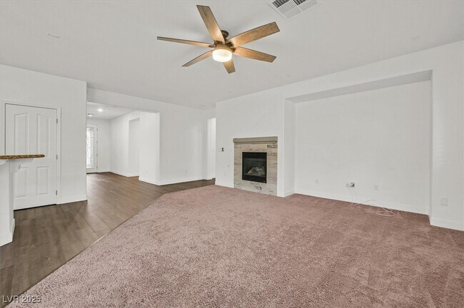 Building Photo - 913 Hickory Park St