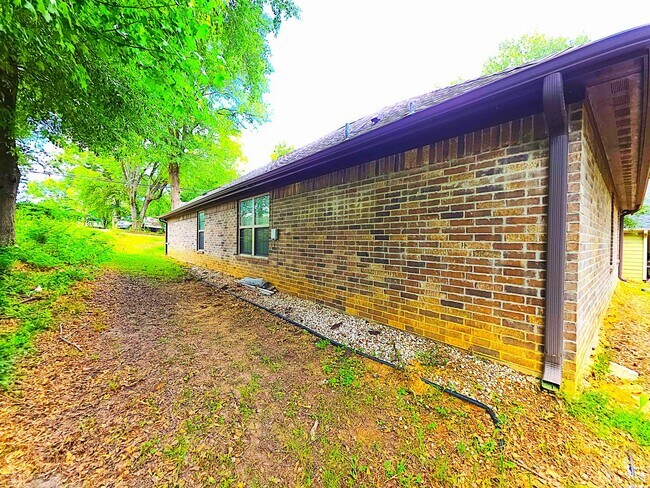Building Photo - Ready to Move Into Your Dream Rental Home?