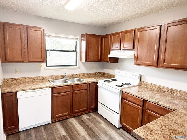 Building Photo - 112 Jodi Dr