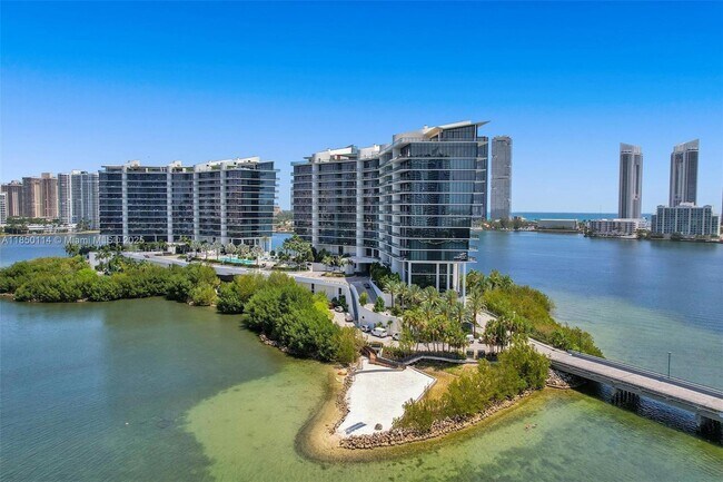 Building Photo - 5000 Island Estates Dr
