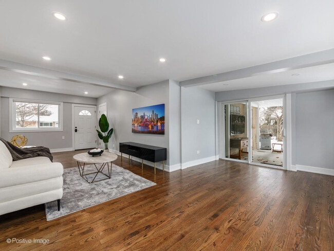 Building Photo - 7225 E Prairie Rd