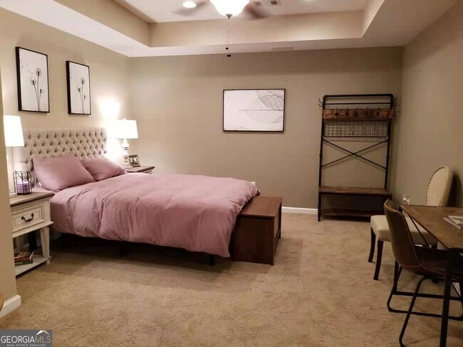 Building Photo - 6729 Great Water Dr