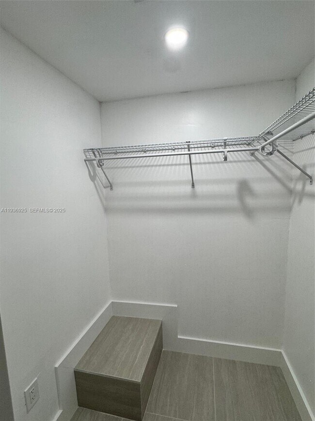 Building Photo - 6920 SW 82nd Ct