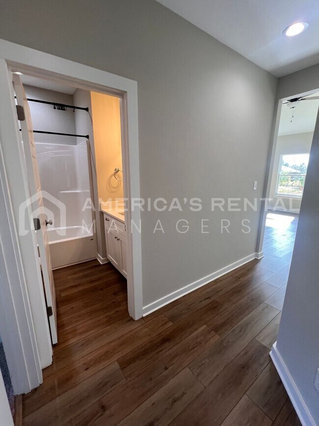 Building Photo - Home for Rent in Bay Minette, AL!! View with 48 Hours Notice!