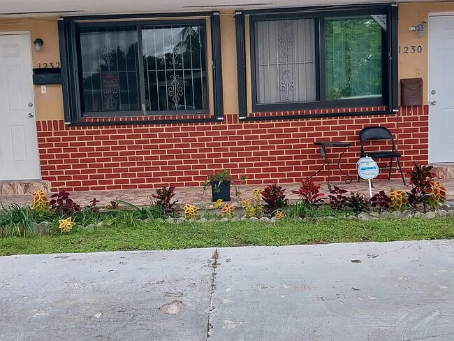 Primary Photo - 1230 NE 136th Terrace