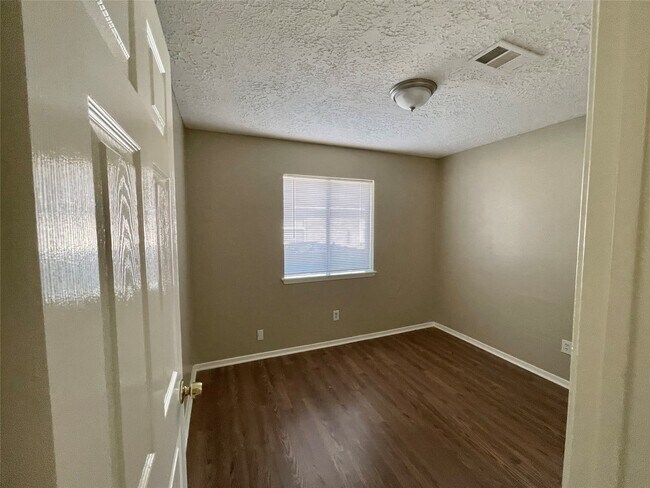 Building Photo - 2314 Spring Dusk Dr