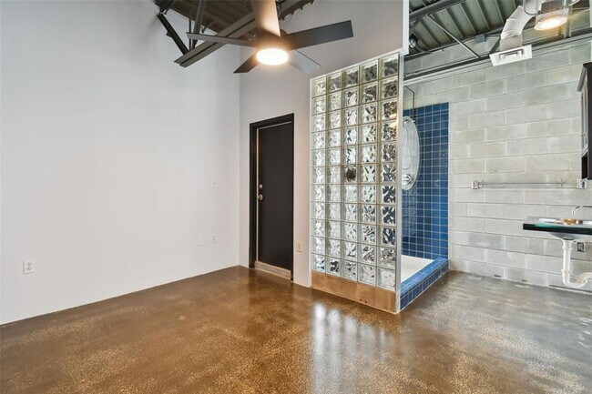 Building Photo - 217 N 12th St
