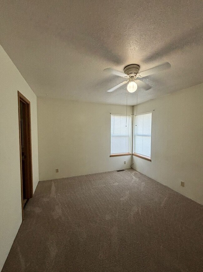 Building Photo - 2307 E O Ct