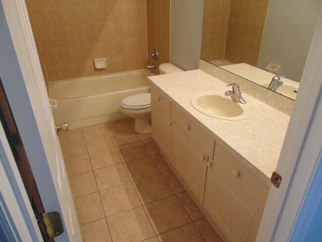 Building Photo - Cypress Reserve 4 Bedroom-Kissimmee