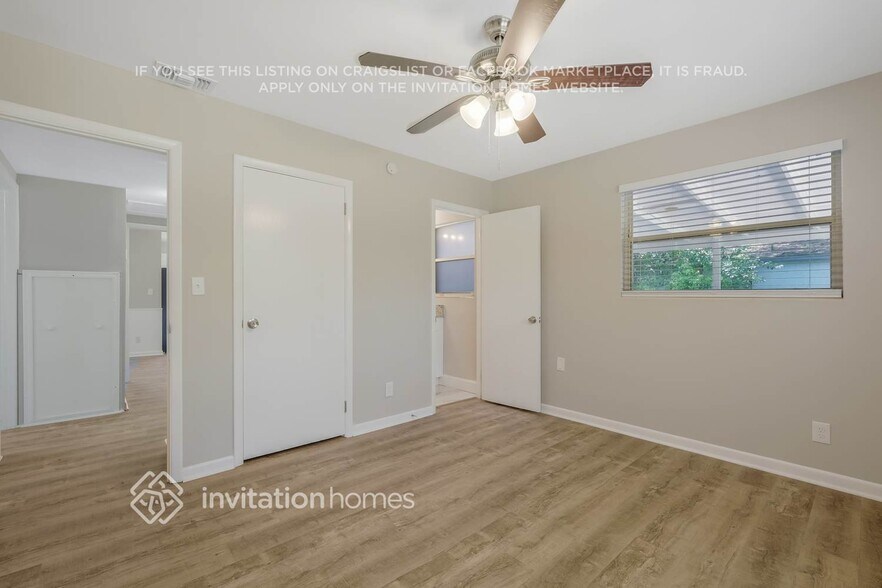 Building Photo - 7917 Chateau Dr S