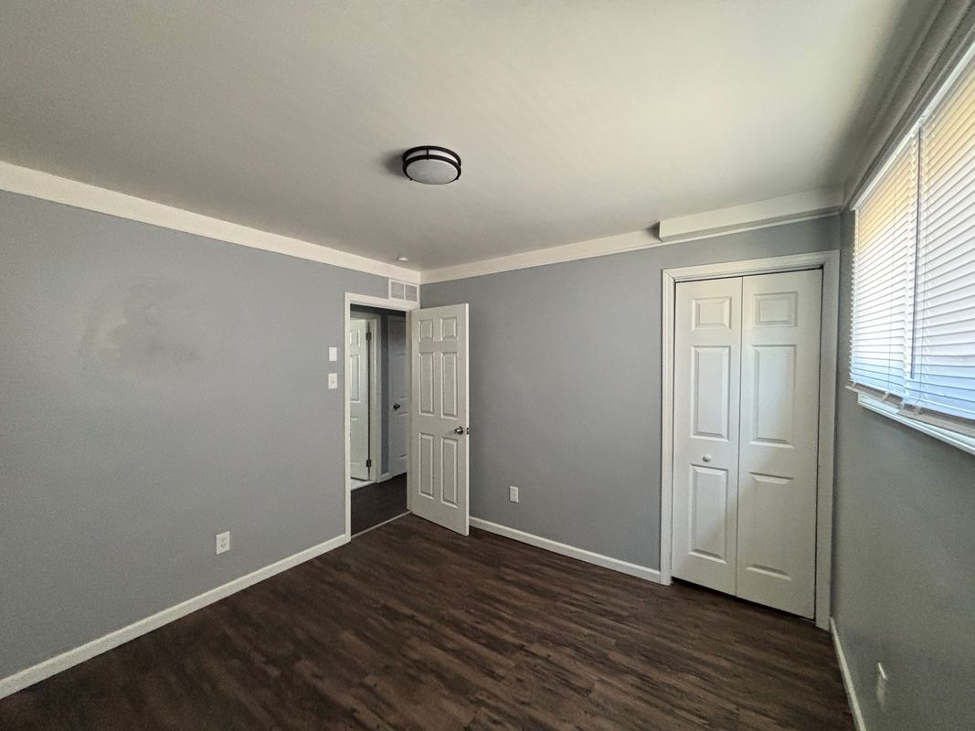 Building Photo - 8145 Lozier Ave