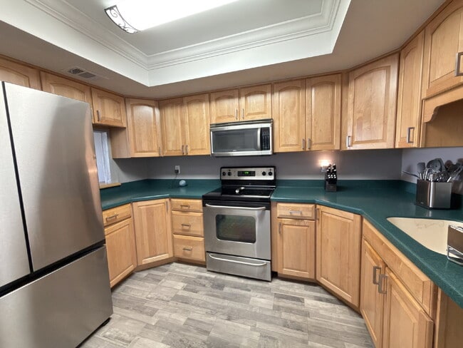 Building Photo - Wickham Road Condo