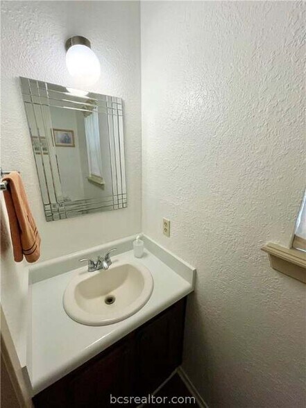 Building Photo - 4511 Carter Creek Pky