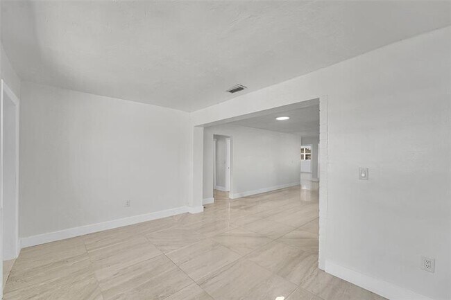 Building Photo - 7251 Grandview Blvd