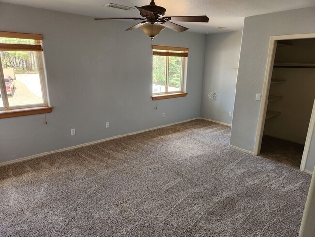 Building Photo - Spacious Country Club Home | 2,900+ Sq Ft | A/C | 3-Car Garage