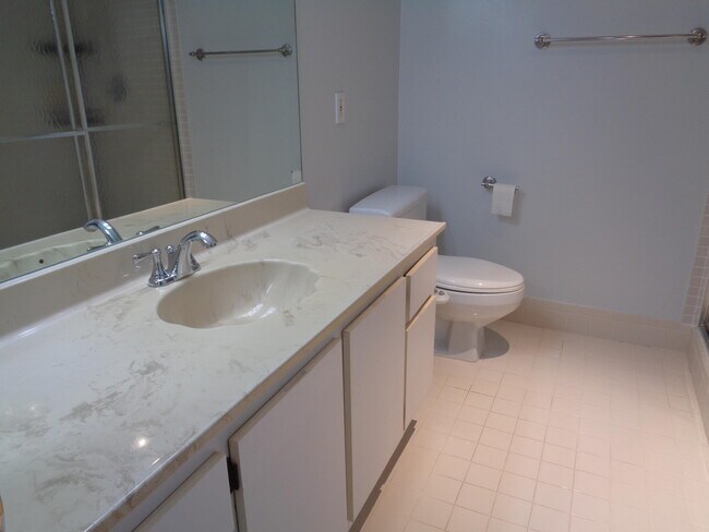 Building Photo - 6328 Longboat Ln W