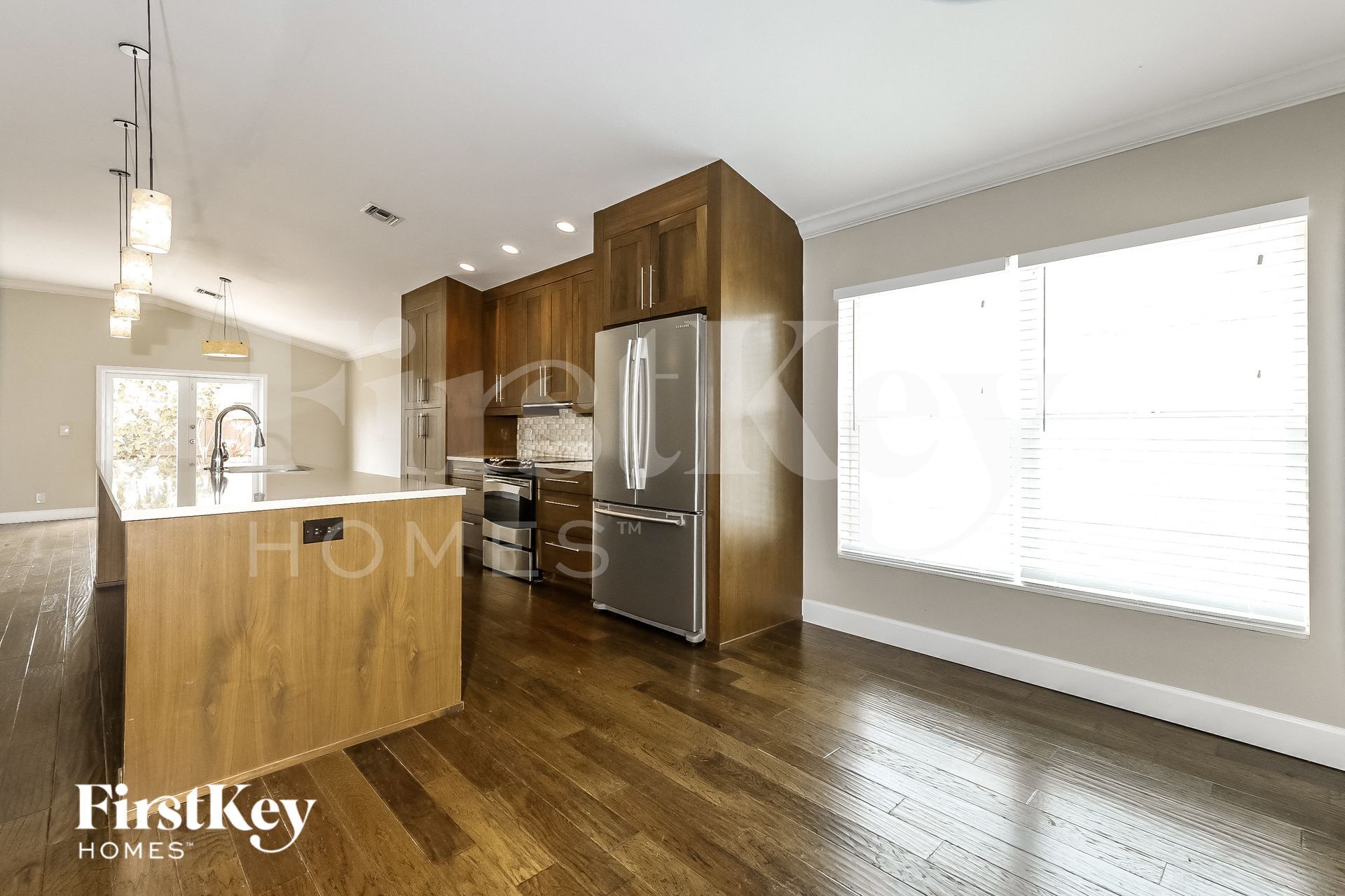 Building Photo - 6484 Robinson St