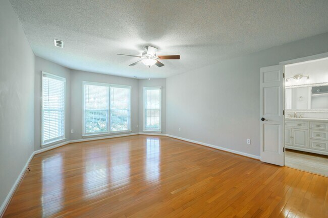 Building Photo - 5142 Blackberry Ln